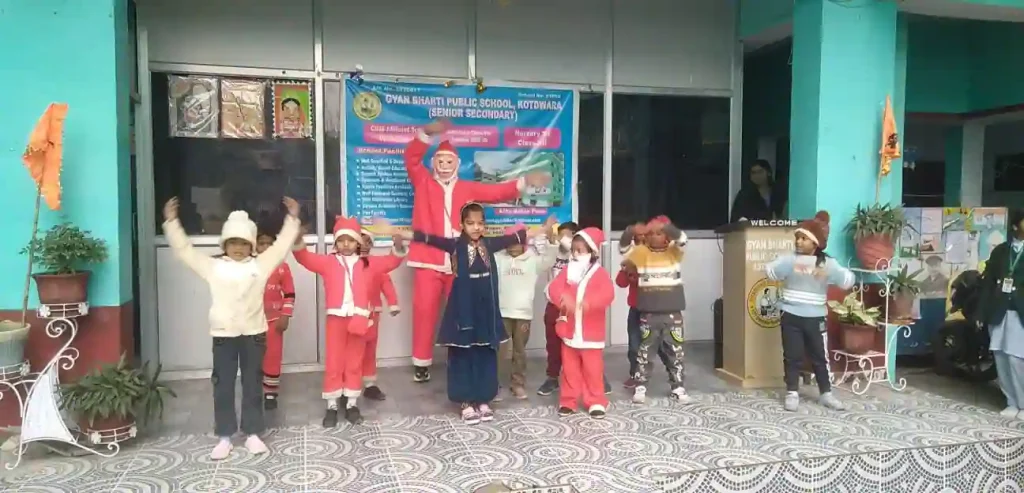 ज्ञान भारती पब्लिक स्कूल में क्रिसमय डे की धूम